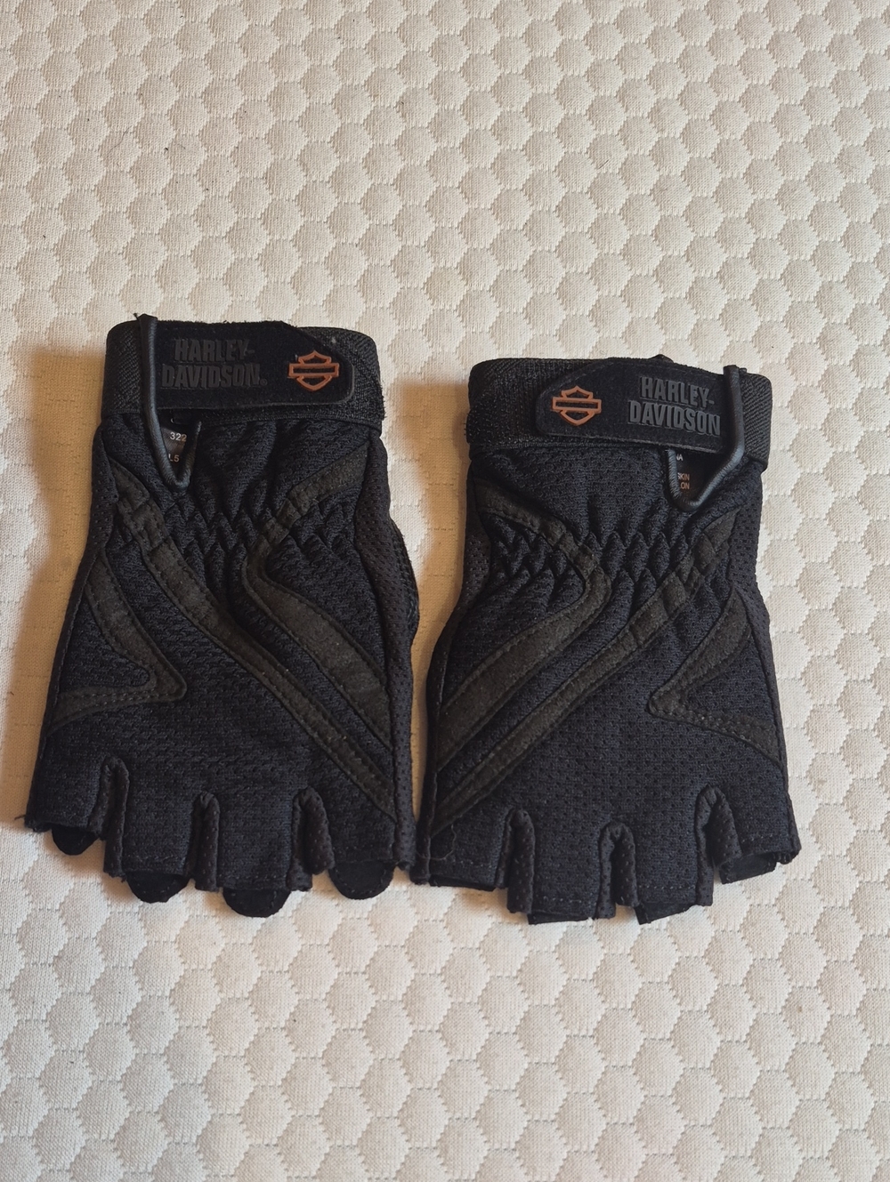 Harley-Davidson Womens Black Fingerless Motorcycle Gloves with Orange Logo - Picture 1 of 4